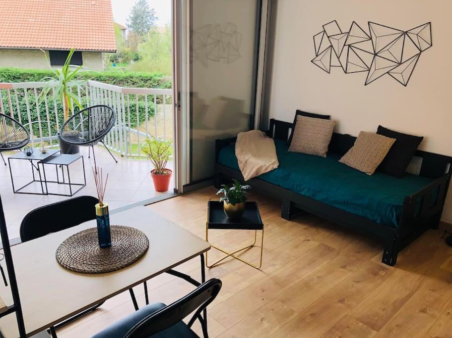 Studio Moderne, Terrasse Et Parking Romans-sur-Isère Exterior foto